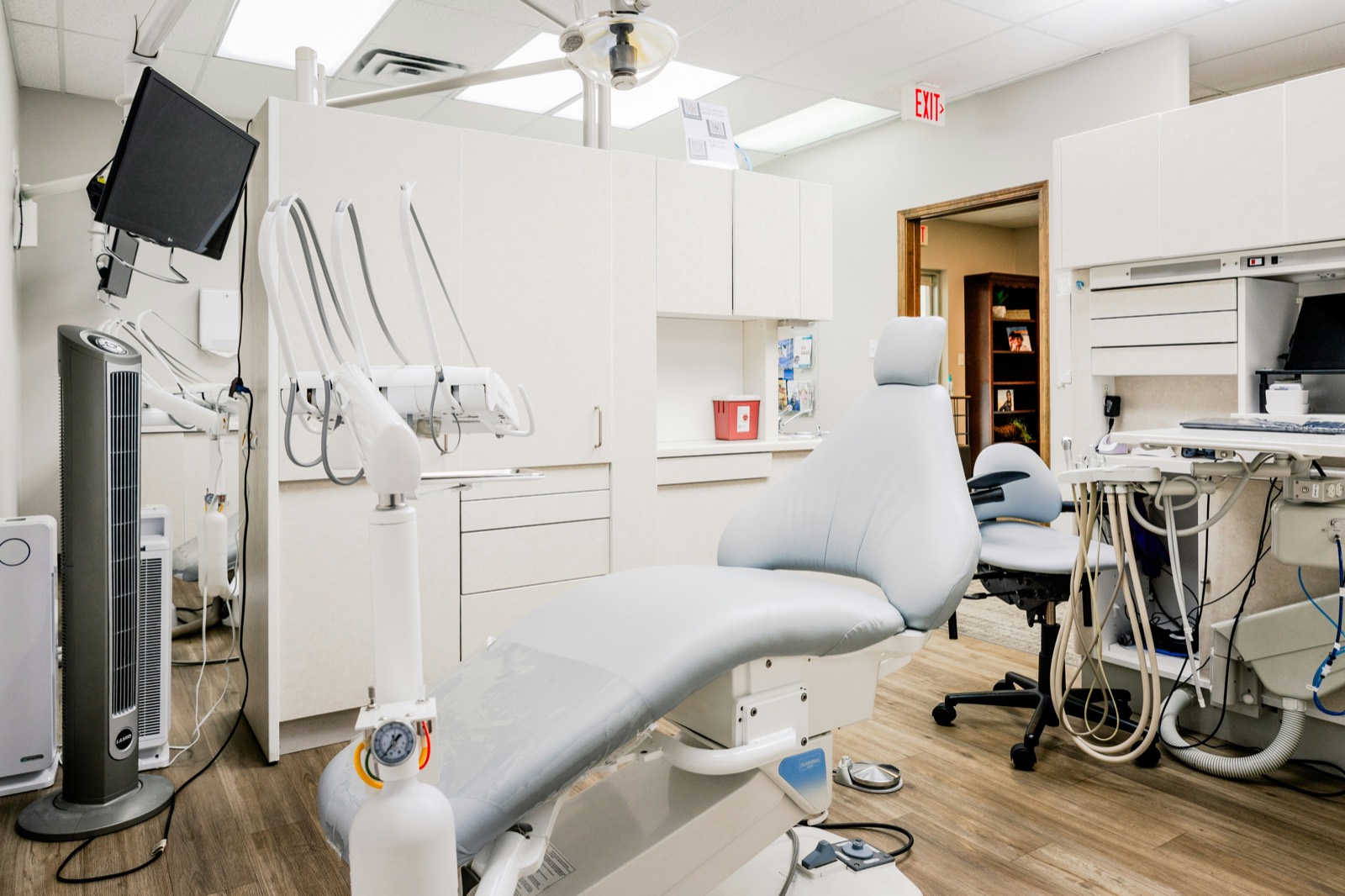 Dental surgical operatory with monitor and imaging equipment